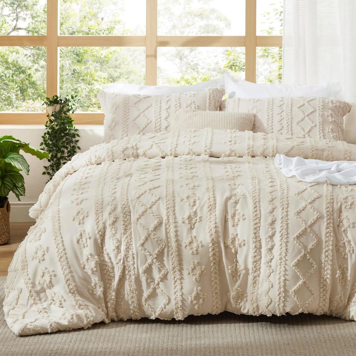 Bedsure Tufted Boho Comforter Set, GentleSoft 3-Piece Shabby Chic Farmhouse Embroidery Bedding, Oversized Jacquard Comforter, All Season Soft Bedding Set